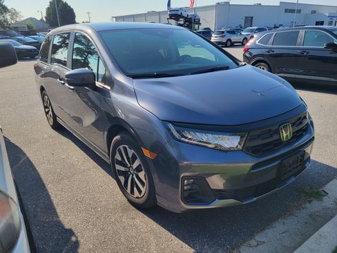 Used 2026 Honda Odyssey EX-L image 3