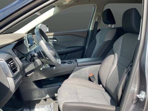 Used 2021 Nissan Rogue SV image 9