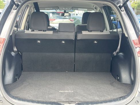 Used 2013 Toyota RAV4 LE AWD/4WD image 19