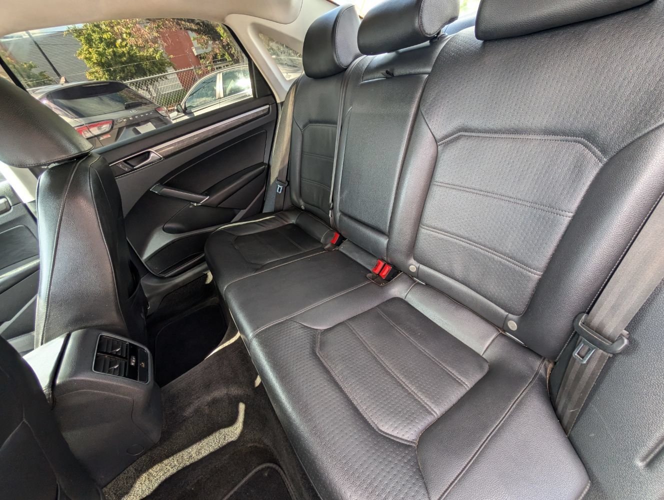 Used 2017 Volkswagen Passat 1.8T SE FWD image 19