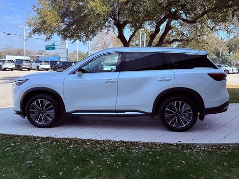 Certified 2026 INFINITI QX60 Luxe w/ Family Package AWD/4WD image 9