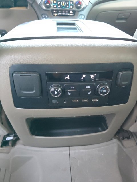 Used 2020 Chevrolet Suburban Premier AWD/4WD image 18