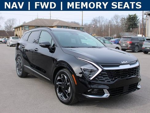 Used 2025 Kia Sportage SX image 2