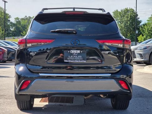 Used 2023 Toyota Highlander Limited AWD/4WD image 31