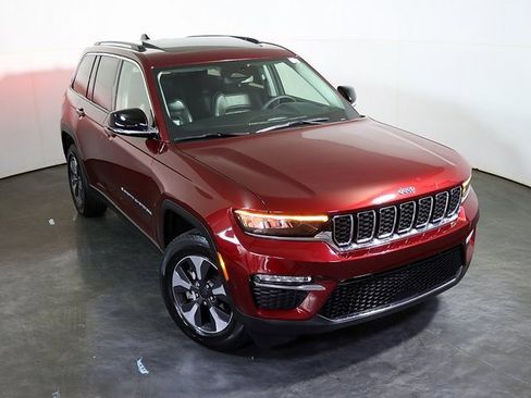 Used 2022 Jeep Grand Cherokee Limited 4xe image 7