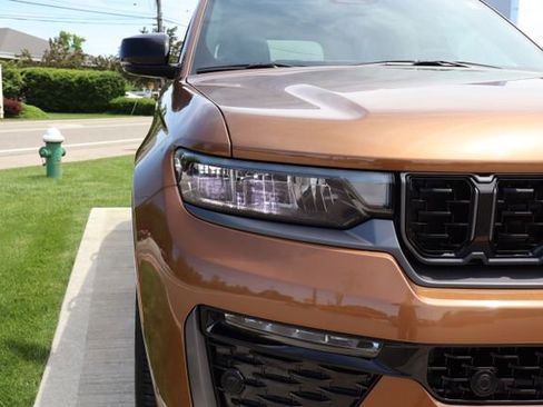 New 2026 Jeep Grand Cherokee Limited AWD/4WD image 5