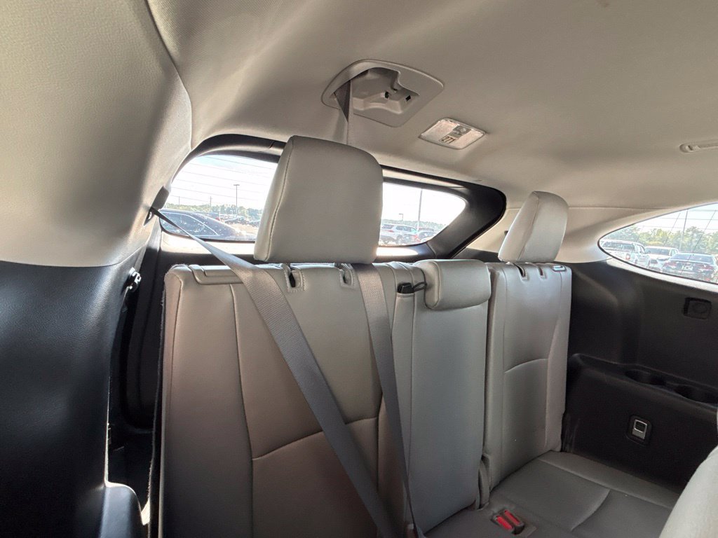 Used 2024 Toyota Highlander XLE AWD/4WD image 32
