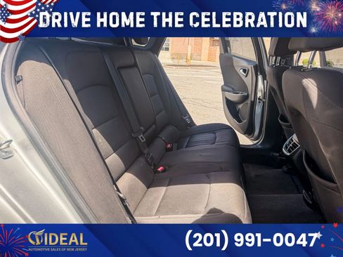 Used 2019 Chevrolet Malibu LT FWD image 13