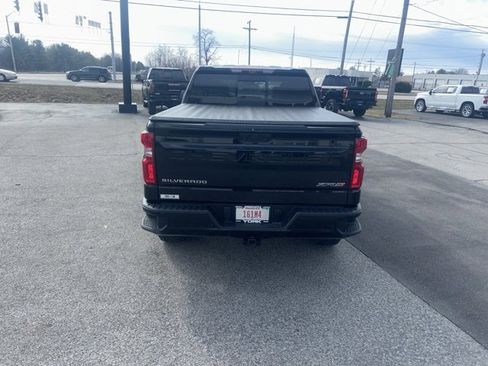 Used 2023 Chevrolet Silverado 1500 ZR2 w/ Technology Package image 11