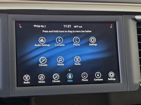 Used 2021 Chrysler Voyager Lxi image 18