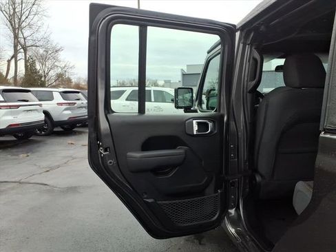 New 2026 Jeep Gladiator Sport image 11