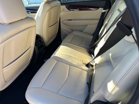 Used 2017 Cadillac XT5 Luxury w/ Driver Awareness Package image 15
