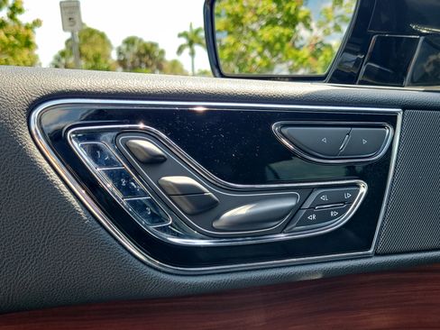 Used 2020 Lincoln Navigator Reserve w/ Equipment Group 208A Reserve image 23