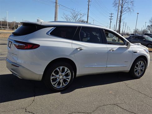 Used 2019 Buick Enclave Avenir w/ Avenir Technology Package image 3