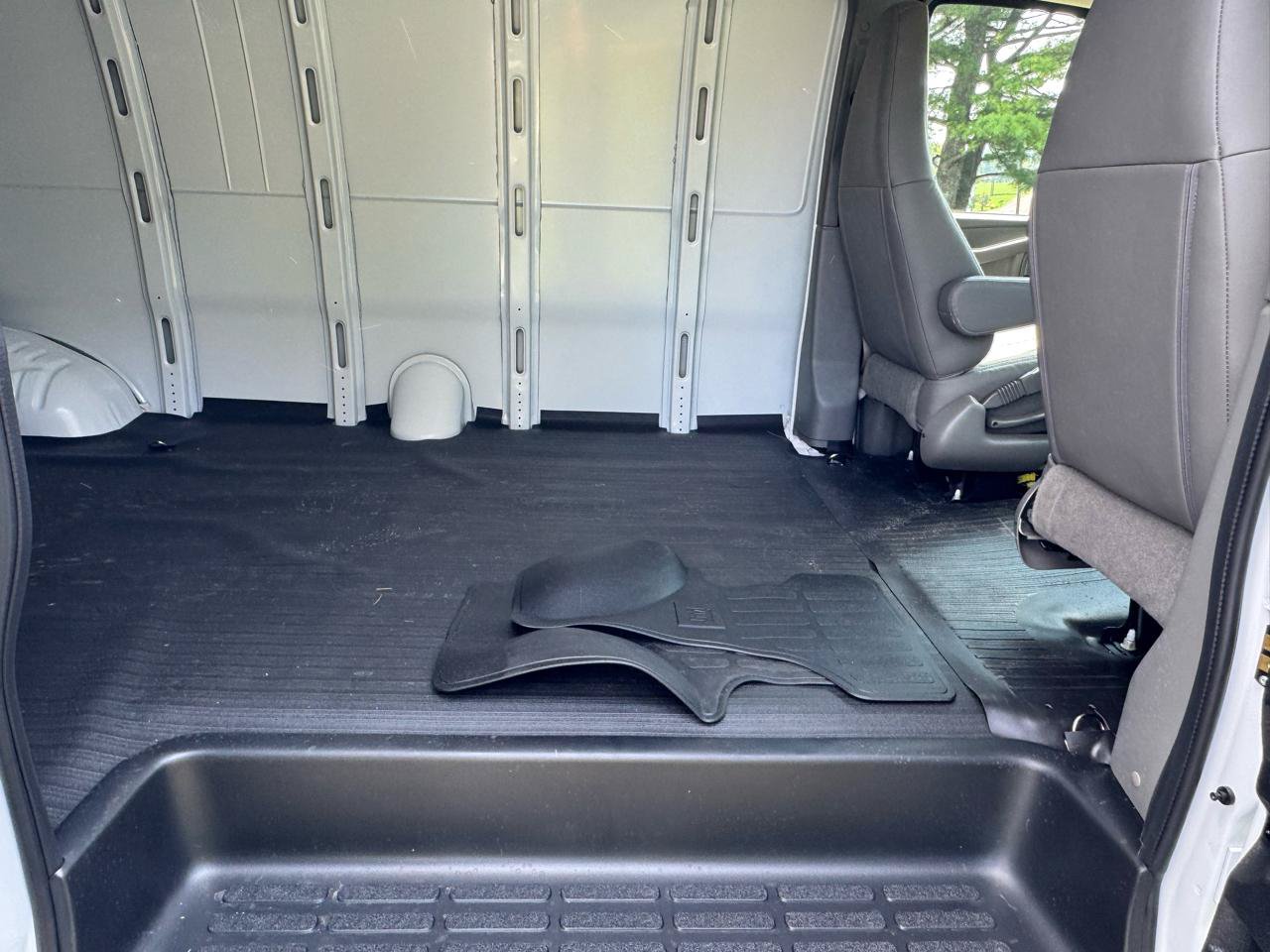 Used 2025 Chevrolet Express 2500 Extended w/ Driver Convenience Package RWD image 20