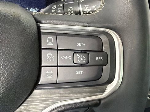 Used 2024 Jeep Wagoneer L Series II w/ Flexible Seating Group AWD/4WD image 27