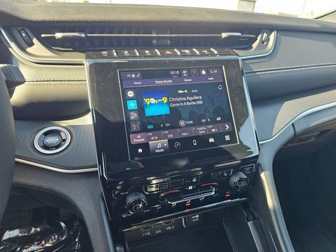 New 2025 Jeep Grand Cherokee L Altitude image 19