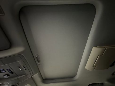Used 2019 GMC Yukon SLT w/ Graphite Performance Edition AWD/4WD image 30