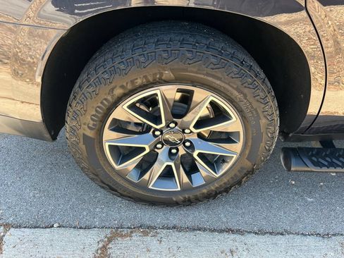 Used 2024 Chevrolet Tahoe Z71 w/ Off-Road Capability Package AWD/4WD image 11