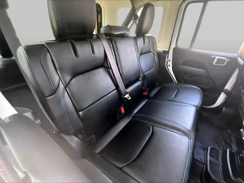 Used 2024 Jeep Wrangler Unlimited Rubicon 4xe w/ Convenience Group AWD/4WD image 19