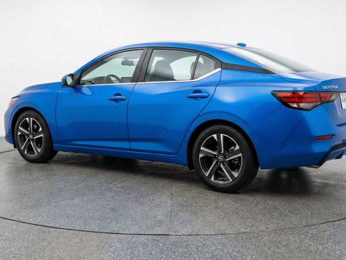 Used 2025 Nissan Sentra SV image 6