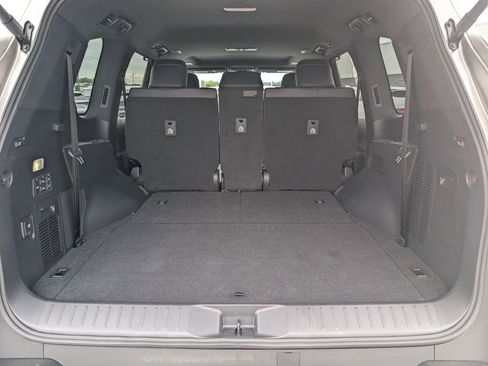 Used 2025 Lexus LX 600 4WD w/ Accessory Package (2T) image 14