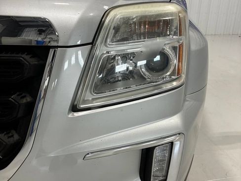 Used 2017 GMC Terrain SLE FWD image 8