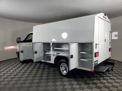 New 2025 Chevrolet Express 3500 w/ Power Convenience Package image 6