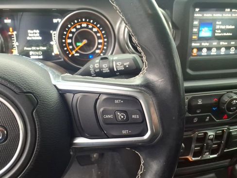Used 2021 Jeep Wrangler Unlimited Sahara AWD/4WD image 21