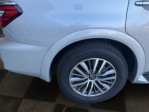 Used 2024 Nissan Armada SL w/ Captain's Chairs Package image 8