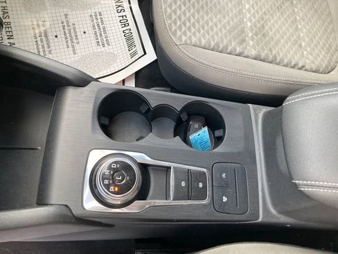 Used 2020 Ford Escape SE image 30