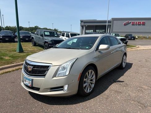 Used 2016 Cadillac XTS Luxury FWD image 1