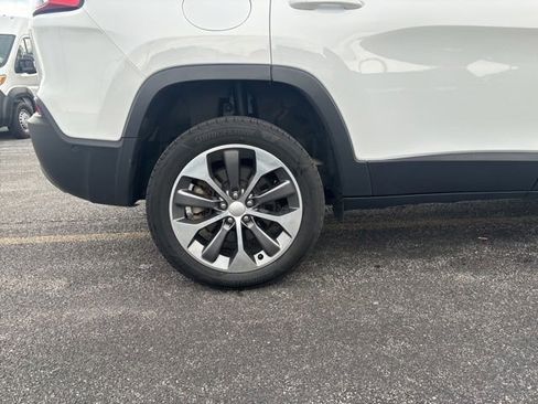 Used 2021 Jeep Cherokee Limited w/ Elite Package AWD/4WD image 9