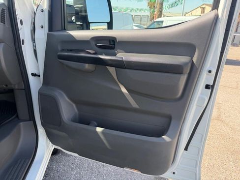 Used 2015 Nissan NV 3500 SV w/ Technology Package RWD image 19