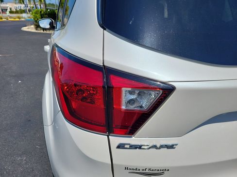 Used 2019 Ford Escape SEL AWD/4WD image 13