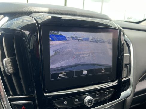 Used 2020 Chevrolet Traverse LT FWD image 26
