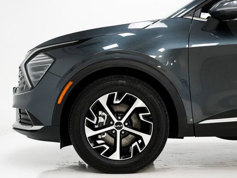 Certified 2024 Kia Sportage EX image 27