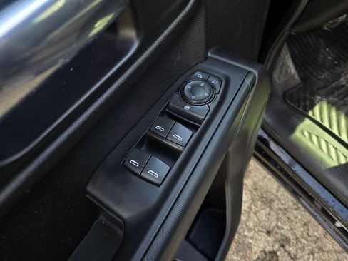 Used 2020 Chevrolet Silverado 1500 Custom w/ Custom Value Package image 13