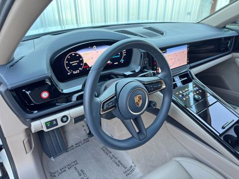 Used 2024 Porsche Panamera 4 image 14