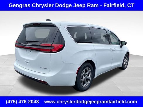 Certified 2024 Chrysler Pacifica Limited FWD image 6