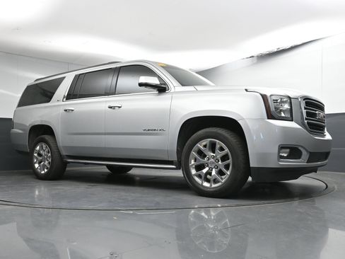 Used 2017 GMC Yukon XL SLT image 25