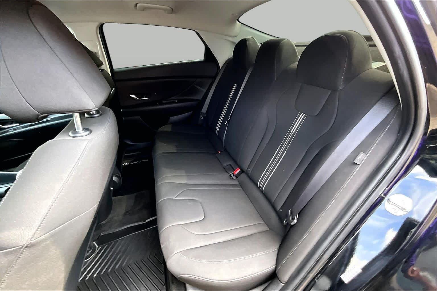Used 2024 Hyundai Elantra SEL FWD image 23