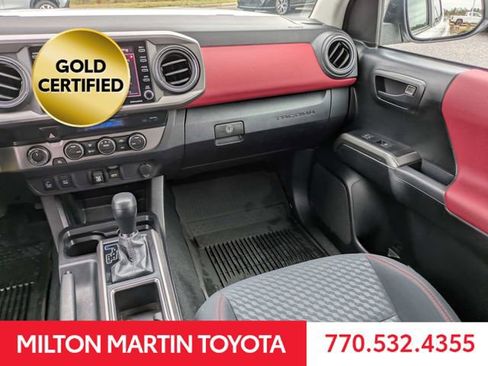 Certified 2022 Toyota Tacoma SR5 w/ Technology Package image 17