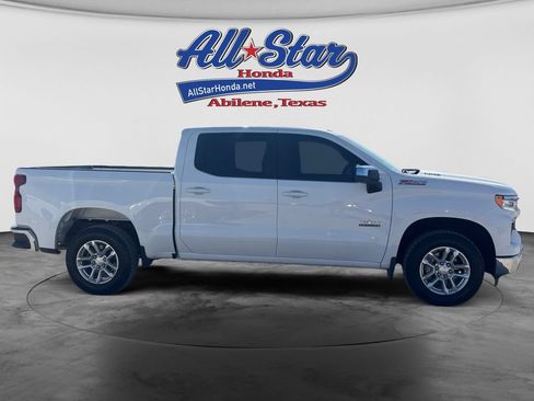 Used 2024 Chevrolet Silverado 1500 LT w/ Z71 Off-Road Package AWD/4WD image 4
