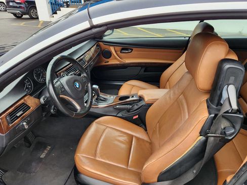 Used 2011 BMW 335i Convertible image 19