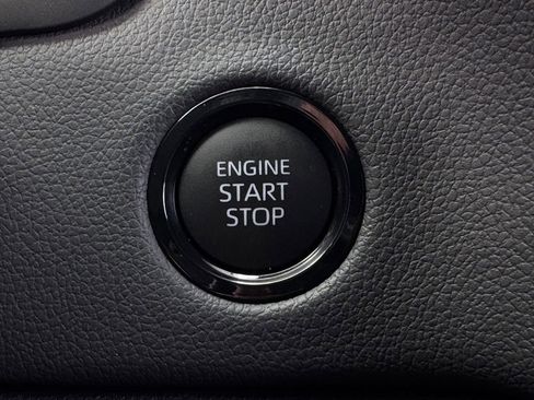 Used 2025 Toyota Tundra Limited image 22