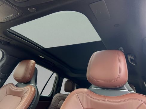 New 2025 Lincoln Aviator Reserve w/ Luxury Package RWD image 24