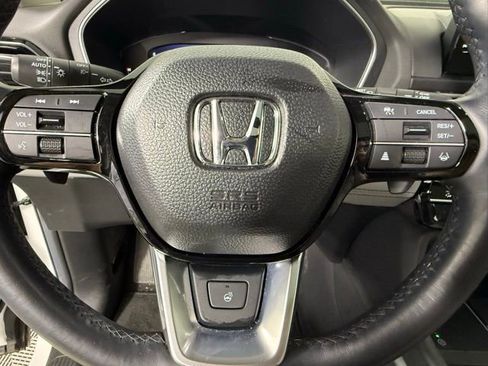 Used 2024 Honda Pilot Elite image 18