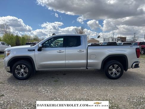 Used 2021 GMC Sierra 1500 SLE image 2
