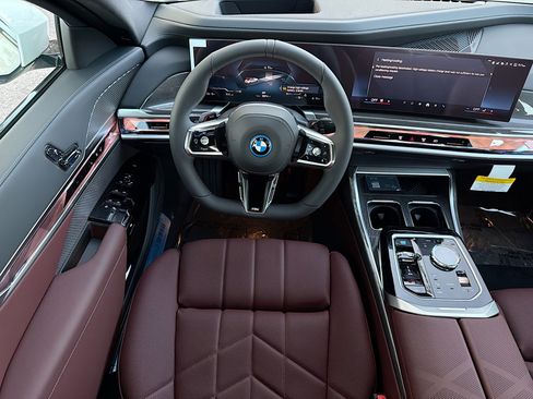 New 2026 BMW i7 xDrive60 w/ M Sport Package RWD image 16